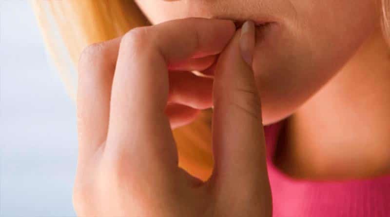 Mangiarsi le unghie: onicofagia